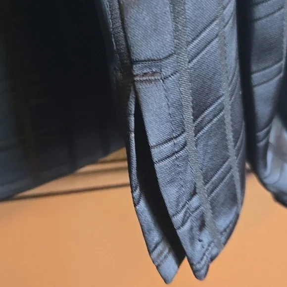 Liz Claiborne-Blk pullover silky long sleeved blouse Sz PXL NWT. - Picture 7 of 11